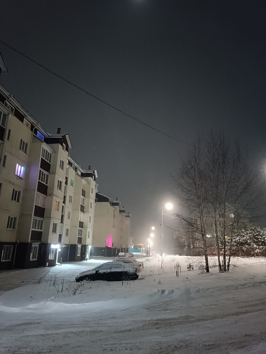 Пустынные улицы района 2 января