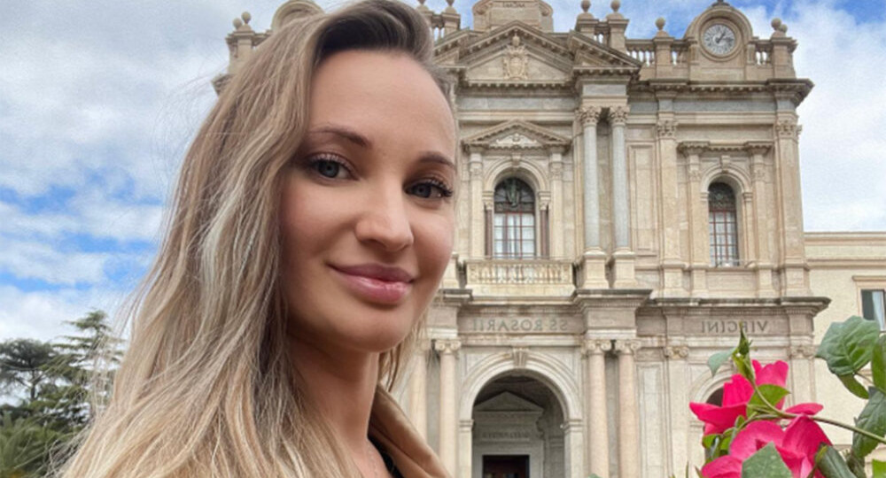 Российская блогерша умерла после операции в московской косметологической клинике