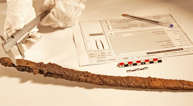 Легендарный клинок короля Артура Эскалибур.