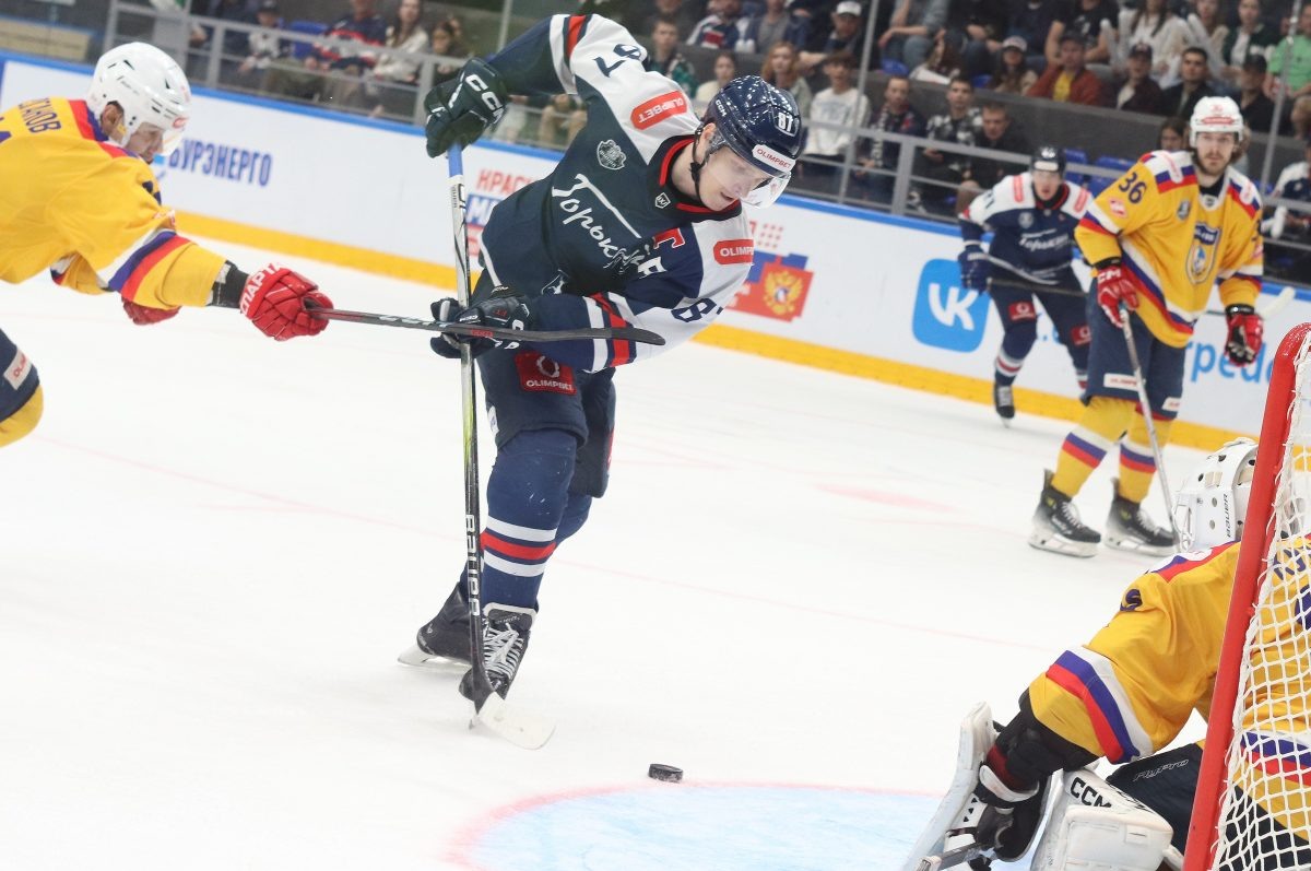    Счёт голам горьковчан после новогодней паузы открыл Роман Опалев