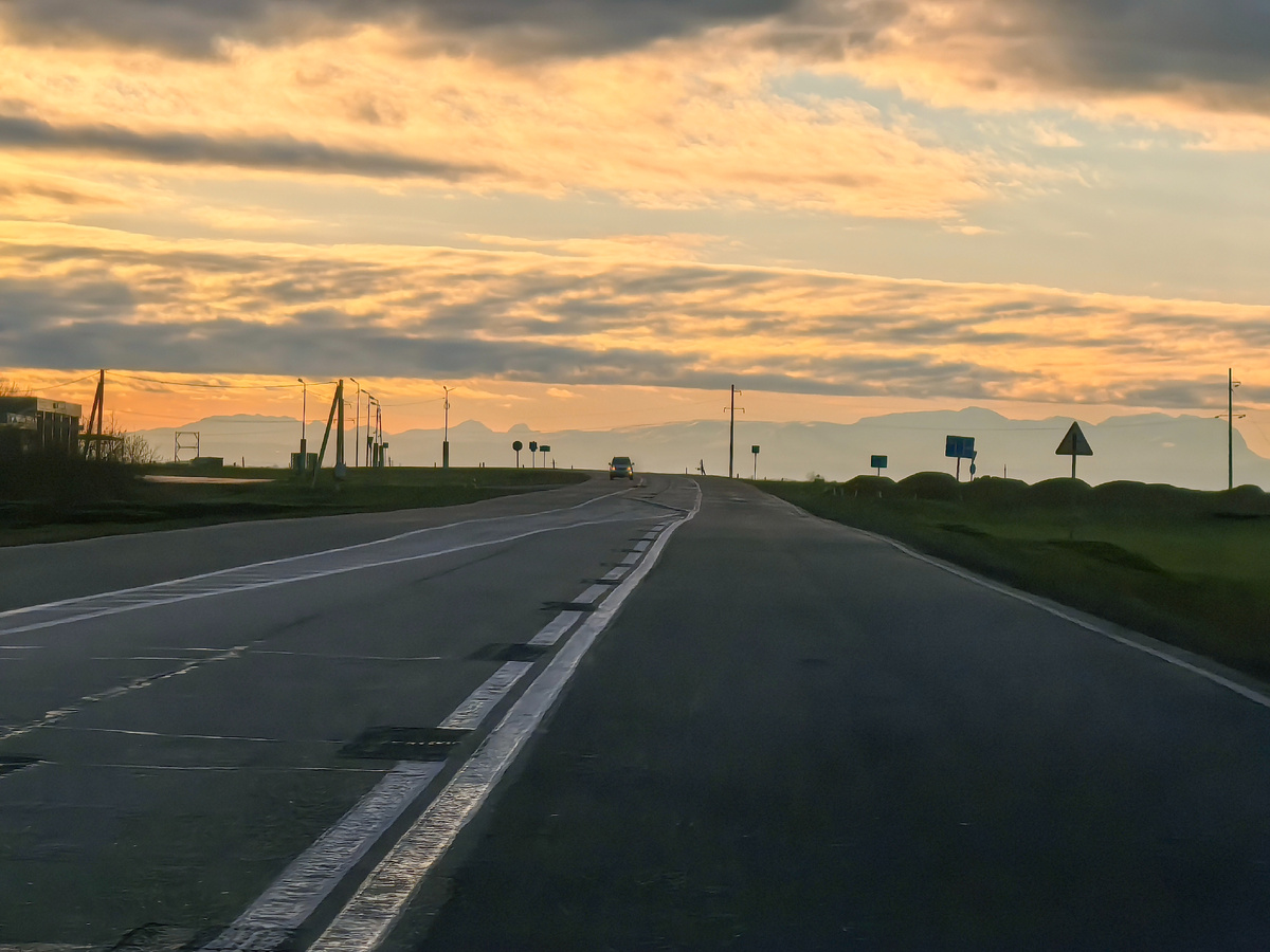 Трасса А-160 под аулом Понежукай.