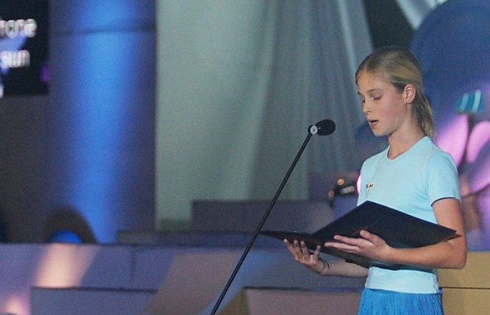 10-летняя Тилли Смит, спасшая людей на пляже.