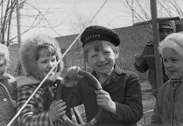 Дети 70-х, 80-х есть? Айда, играть в продолжи фразу из советского детства!