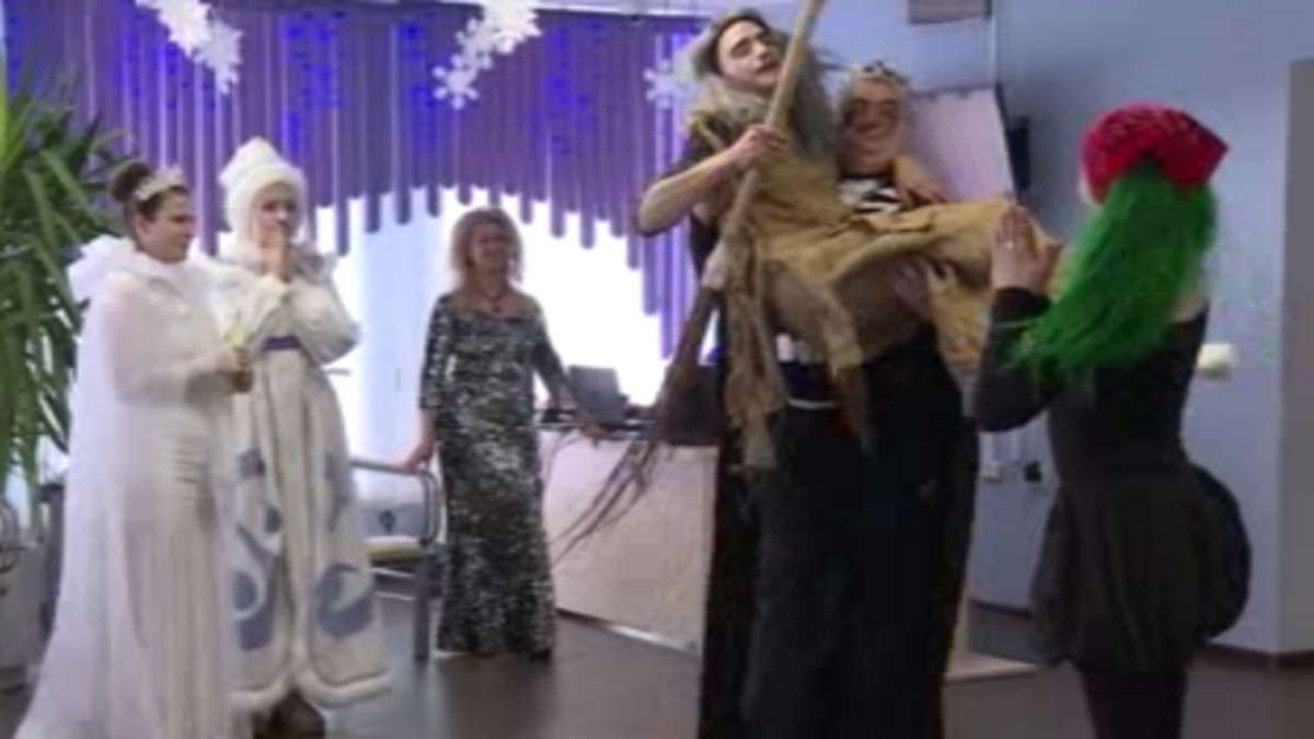    Курские медики устроили праздник у елки