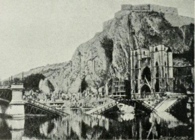 Разрушенный немцами с 23 по 25 августа 1914 г. город Динан 