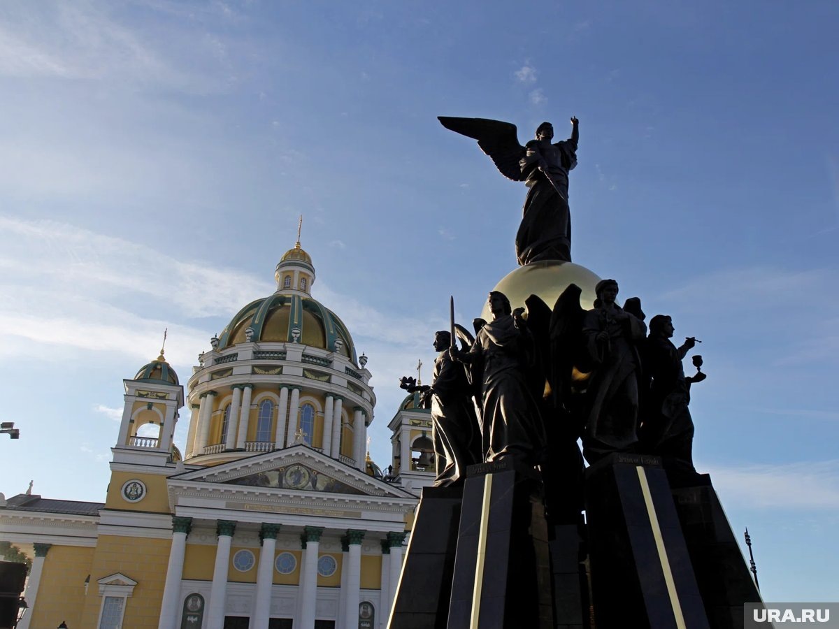     Основное рождественское богослужение в кафедральном соборе Рождества Христова традиционно проведет Митрополит Челябинский и Миасский Алексий