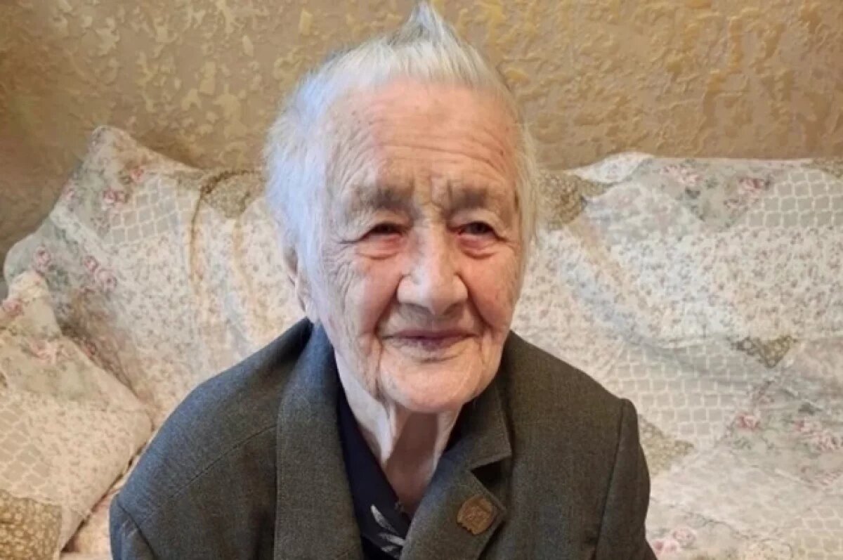    Во Ржеве 102 года исполнилось участнице ВОВ Нине Глушковой