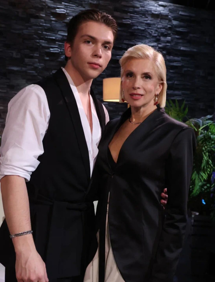    Алёна Свиридова с сыном Григорием. Фото: Instagram (Запрещён в РФ) @alenasviridova