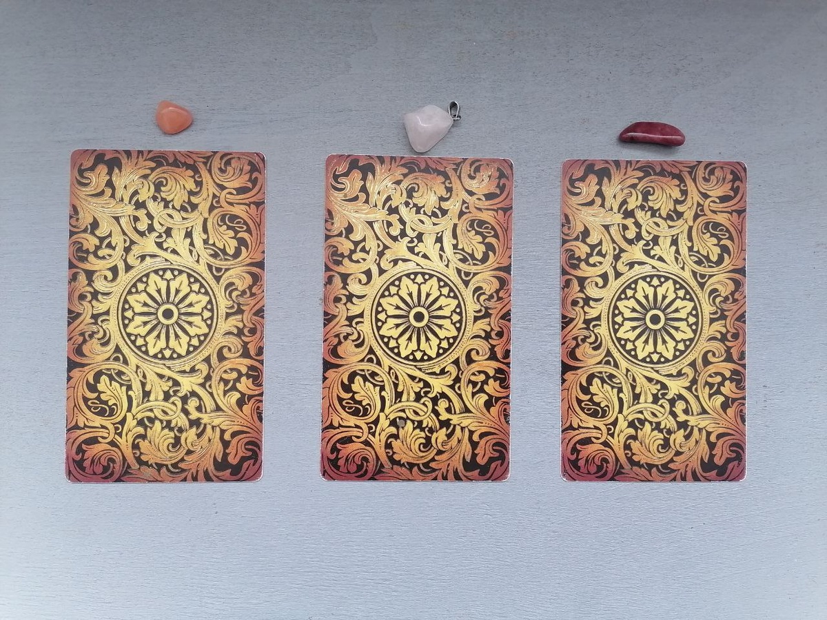 Интуитивно выберите один из вариантов.