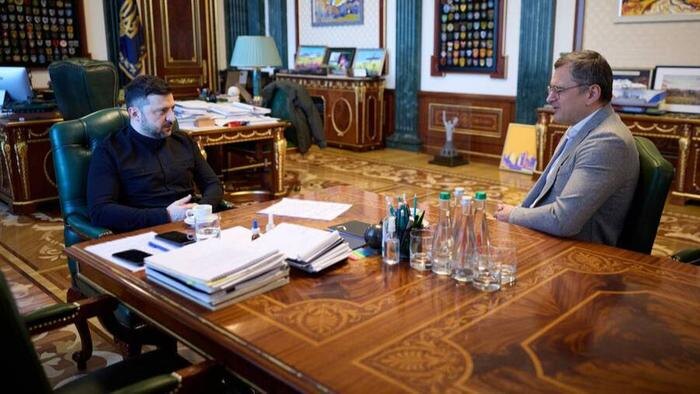 Владимир Зеленский и Дмитрий Кулеба. Обложка © Пресс-служба Зеленского