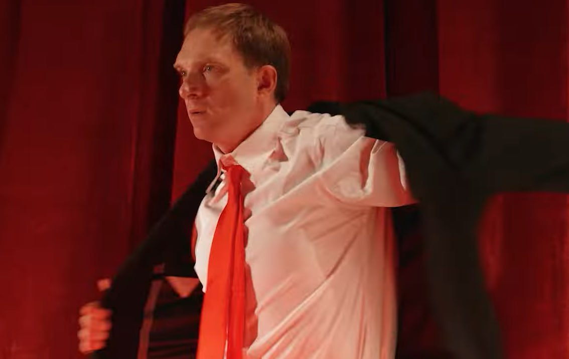 Фото: Prt Scr youtube.com / OfficialLondonTheatre