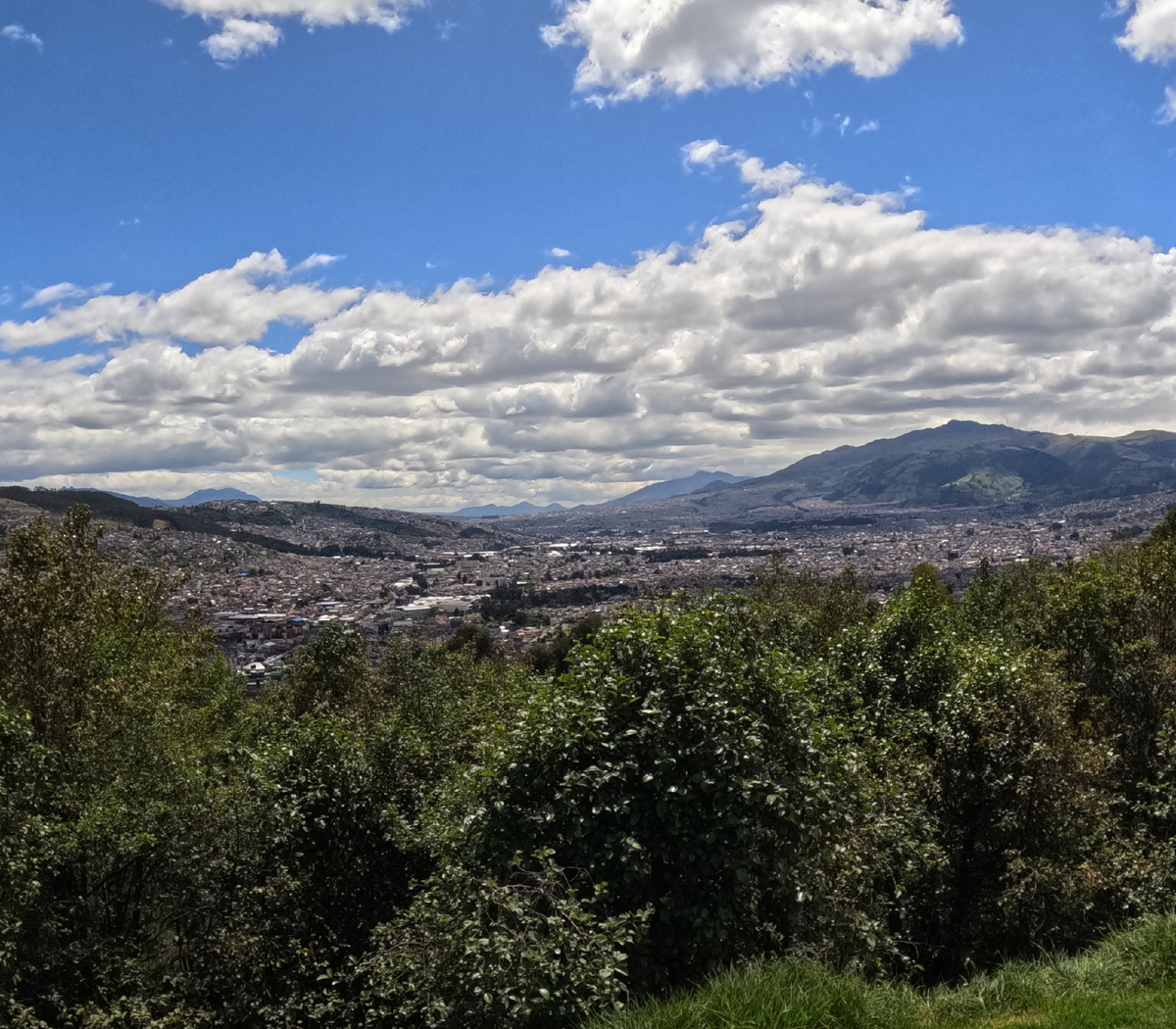 Вид на южные районы. Это примерно треть длины города