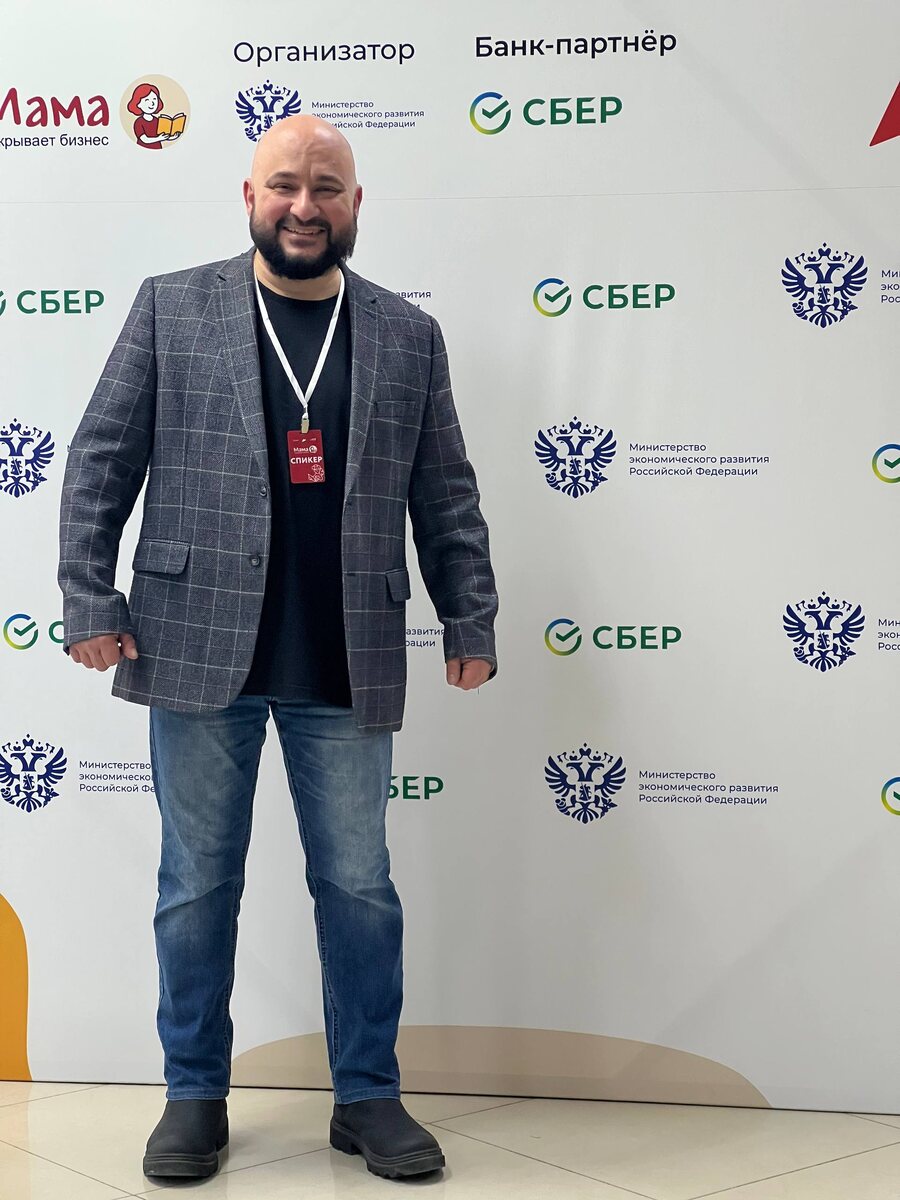 Автор в декабре 2025 года, ЛНР, Луганск. Фото из личного фотоархива. 