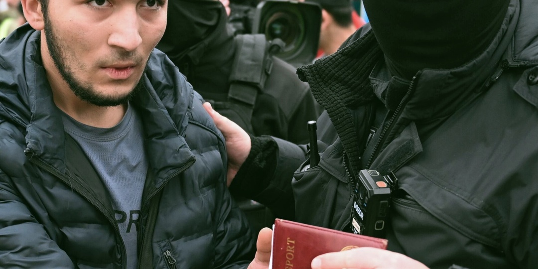 Приезжего подвёл его  менталитет, а ведь всё могло быть иначе