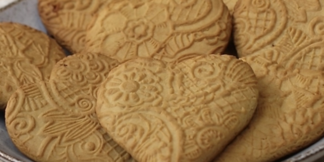 Какие специи добавить в имбирное печенье?