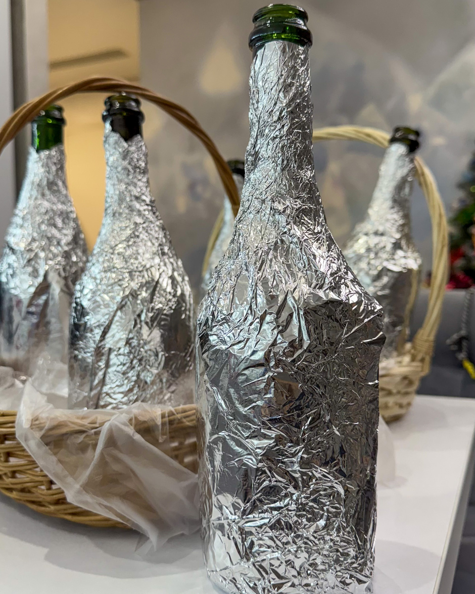 Дегустационный сет состоял из 5 образцов: шаманское, креман и 3 бутылки российского игристого. 