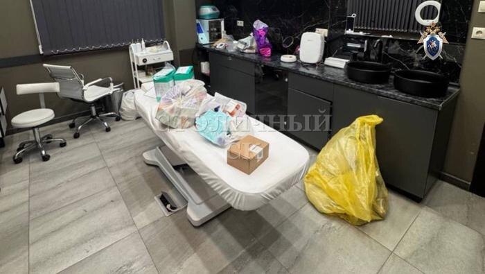 Кабинет, где произошла роковая операция на ягодицах. Фото © Столичный СК