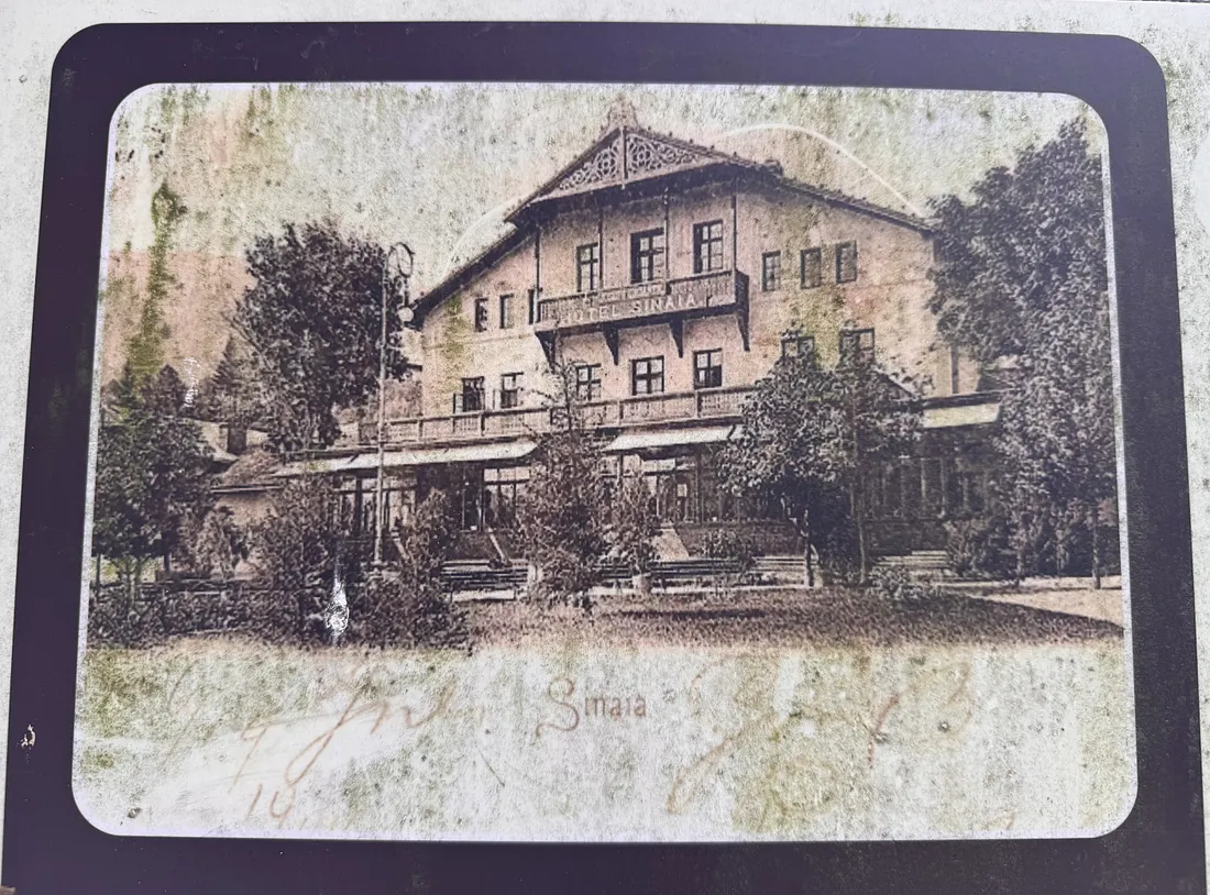 Фотография отеля «Синая» (1871), первого отеля курорта