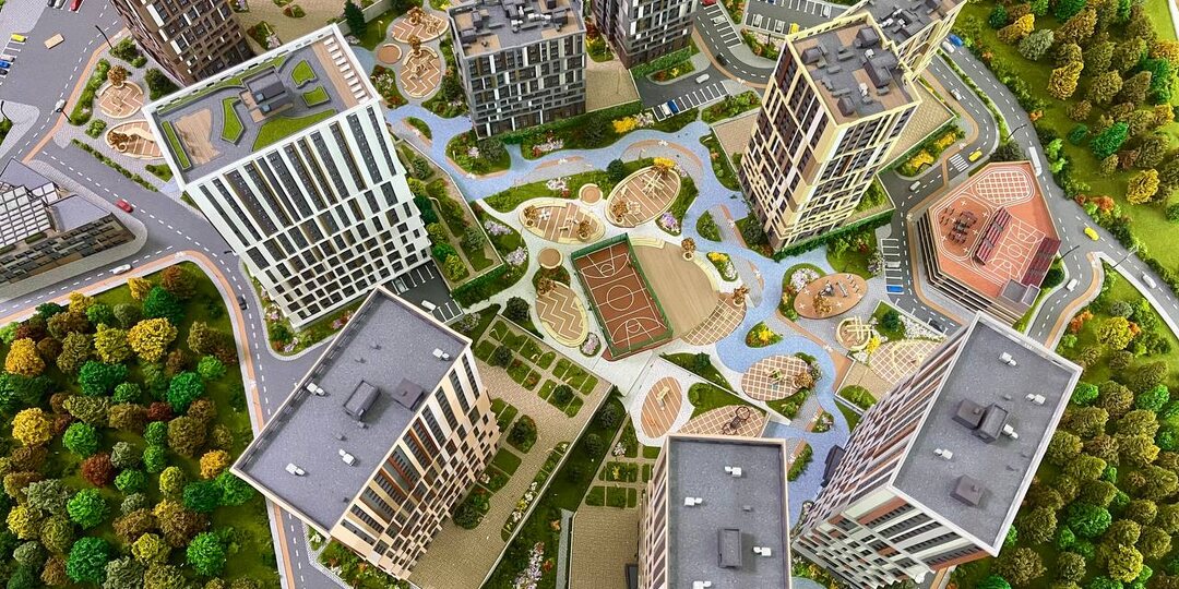 Возобновляем показ наших макетов) сегодня ЖК Холмогоры из Уфы в масштабе 1/200