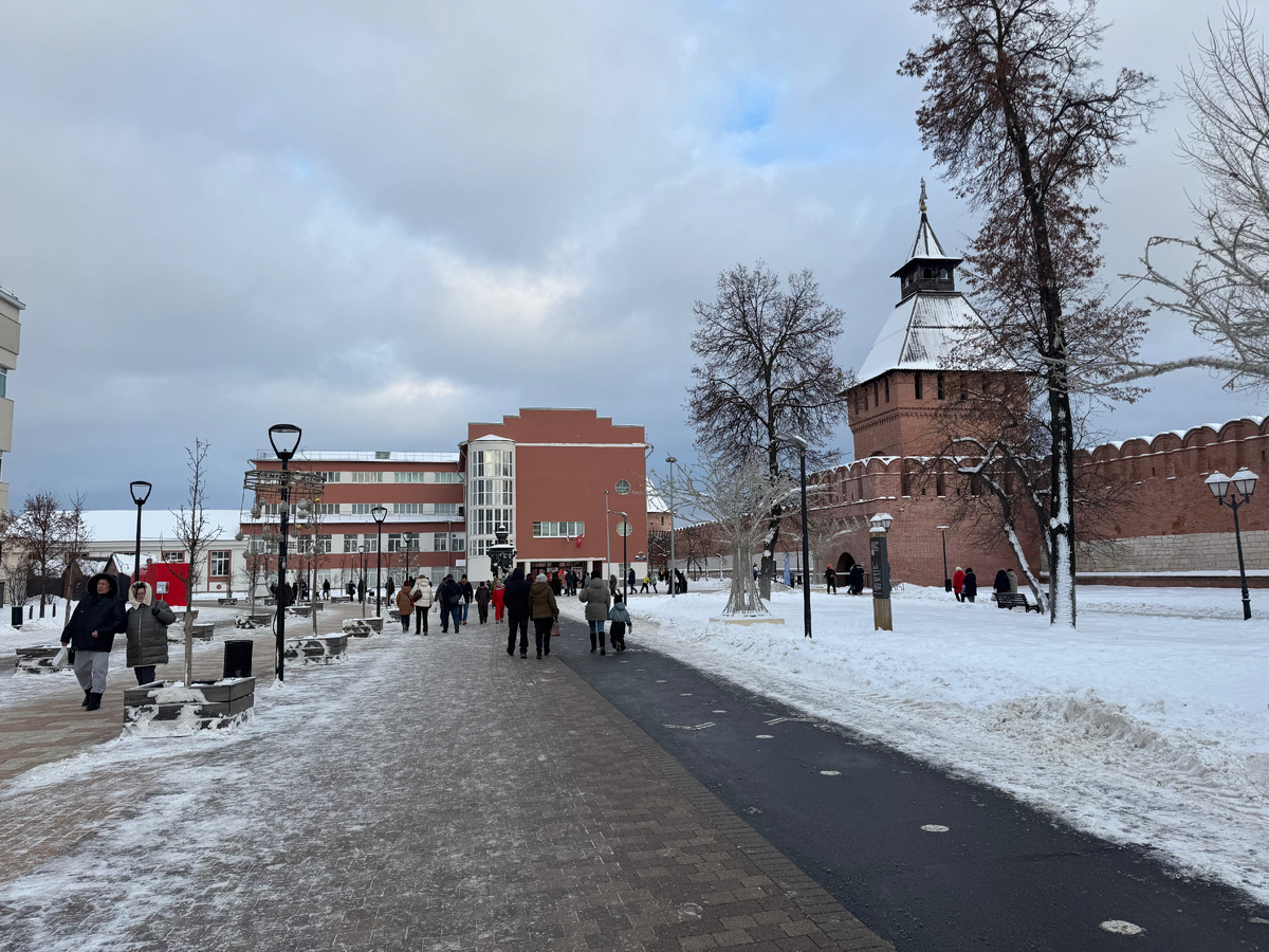 У стен Тульского Кремля 