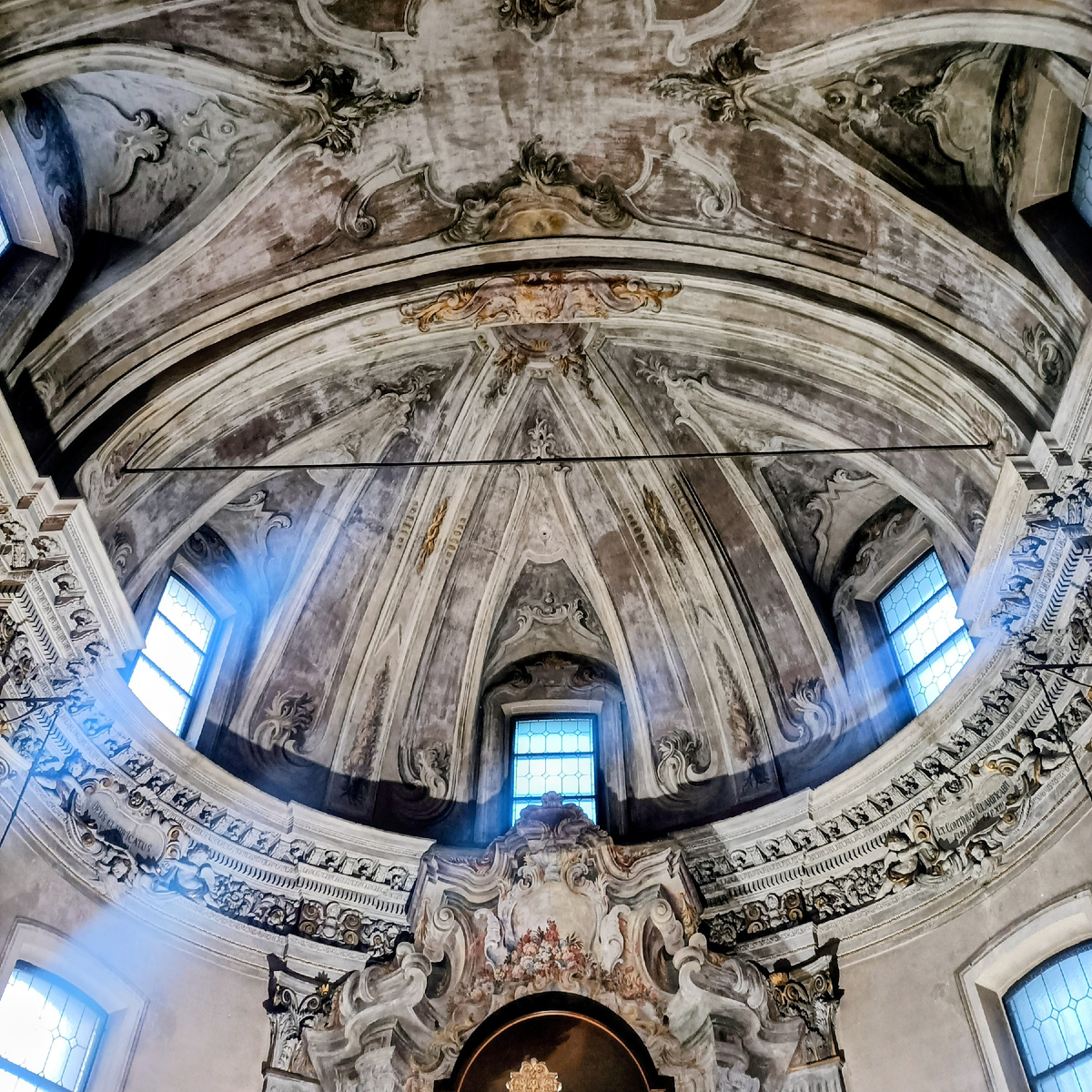 Купол над алтарём церкви Sant'Antonio Abate. Лугано. Швейцария. Фото автора 