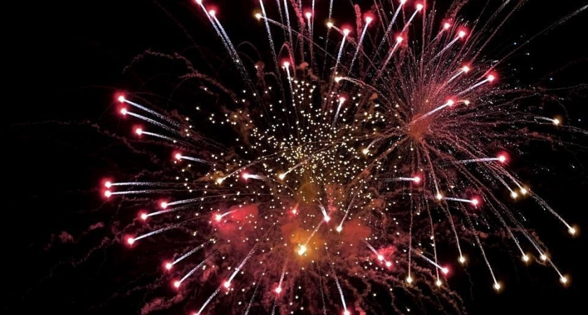 В Брянской области продлен запрет на использование фейерверков и салютов