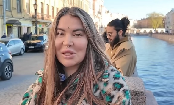 Рада Русских живёт и работает в Санкт-Петербурге (фото: RadaRusskih/YouYube)