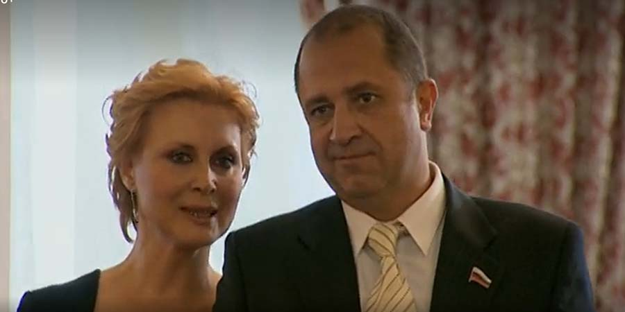 кадр из фильма "В ритме танго"