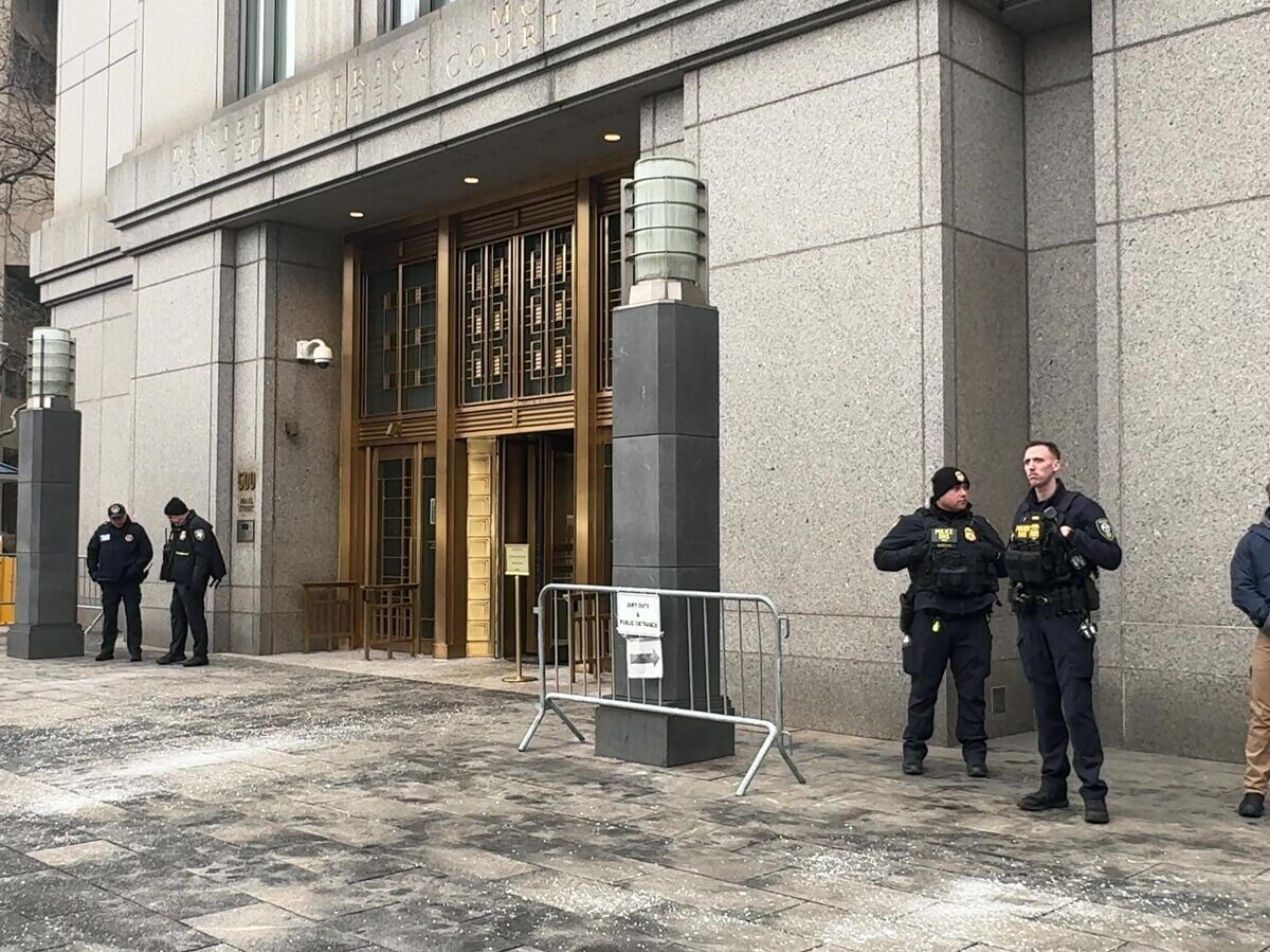    Обстановка в Нью-Йорке возле здания суда, где Николасу Мадуро предъявят обвинение. Стоп-кадр видео | © РИА Новости / Алексей Алексеев