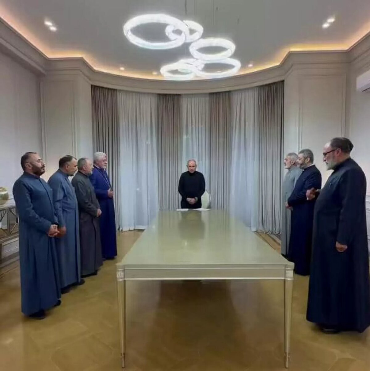 Премьер-министр Никол Пашинян с архиепископами объявляют о реформации ААЦ © Photo : Social media of Nikol Pashinyan