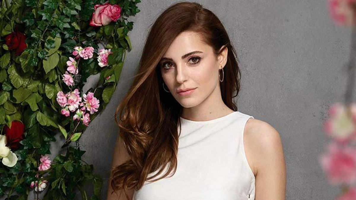    Эзги Эйюбоглу. Фото: kino-teatr.ru