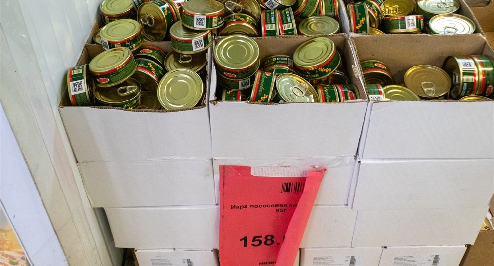 Из магазина Низкоцен икру лососевую киржачскую привёз. Цена 158 рубля баночка. Из рук у меня вырвали банку. Жене понравилось. Честный обзор