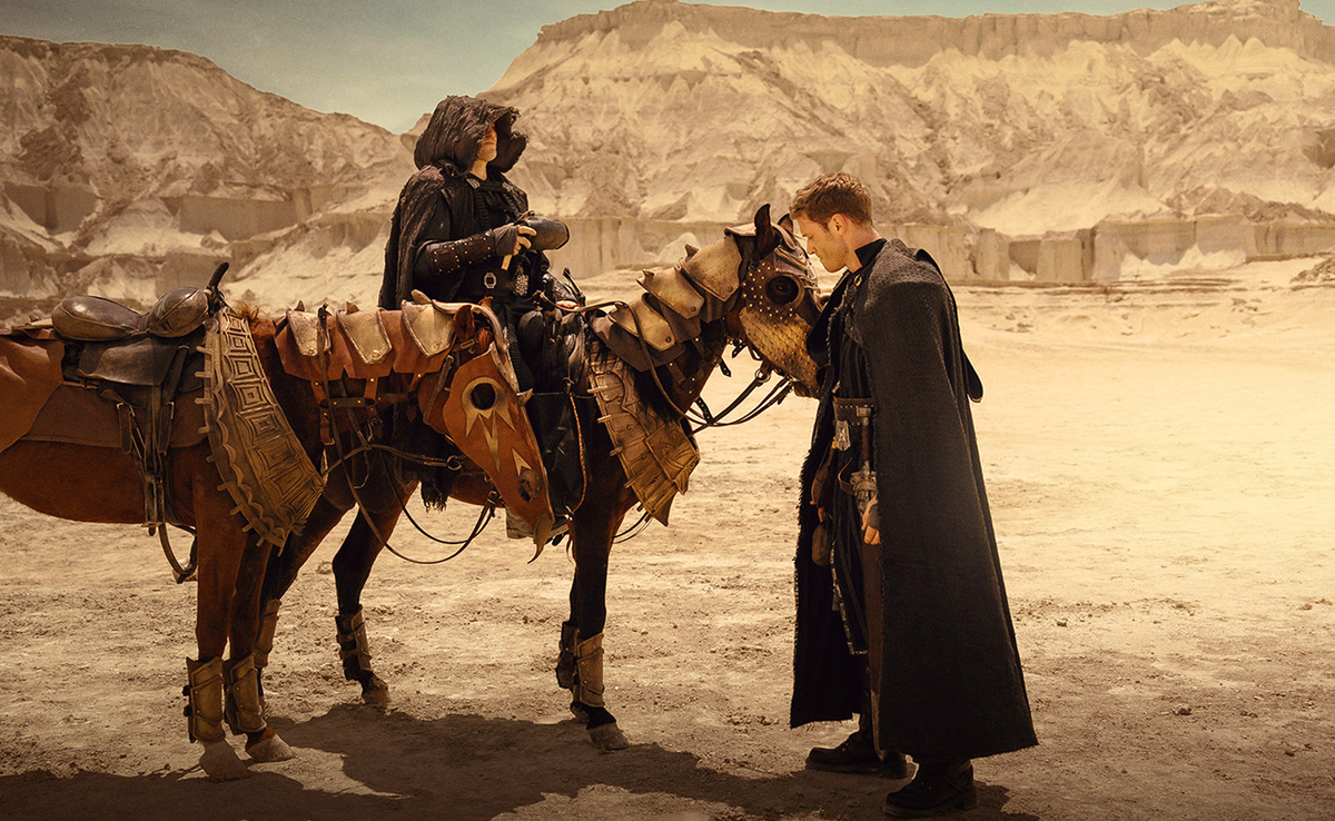 Кадр со съёмок нового сериала «Трудно быть богом», 2025 г.