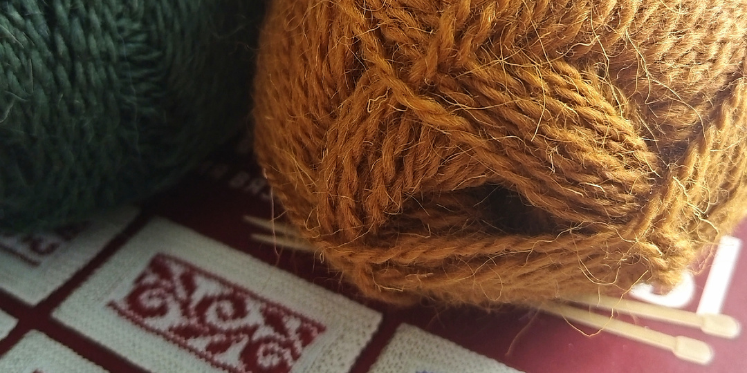 Вязаные обереги - когда носки становятся защитой