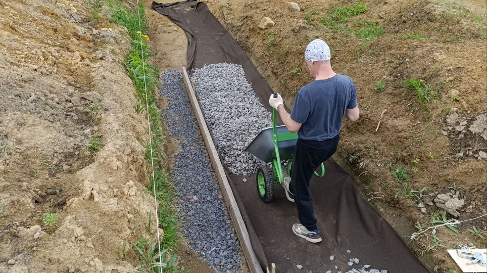 Целый месяц непростых земляных работ: как я сам подготовил основание под фундамент дома