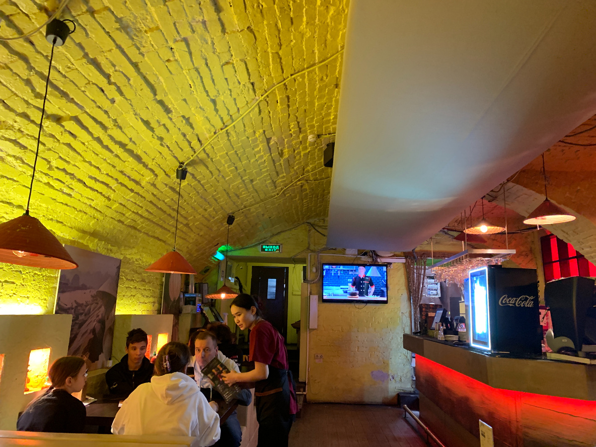 Интерьер ресторана "ВьетКафе" в Газетном переулке