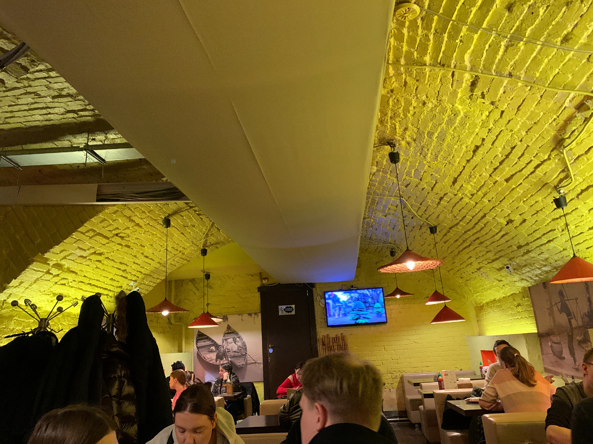 Интерьер ресторана "ВьетКафе" в Газетном переулке