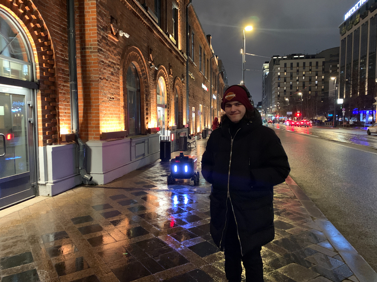 Мой старший сын и робот