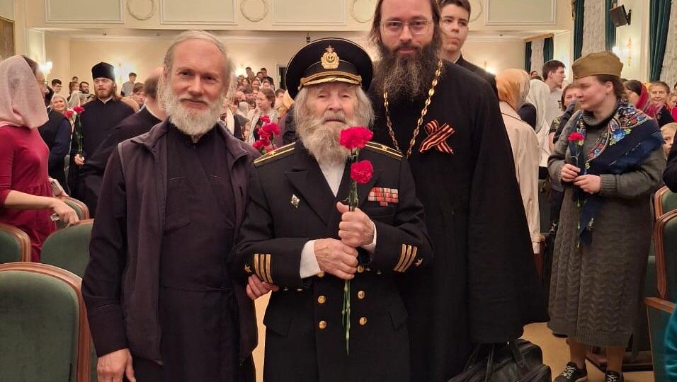 Капитан 3-го ранга Виталий Щербина и лик святителя Николая