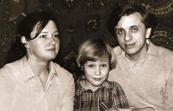 Евгений Стеблов с женой и сыном.