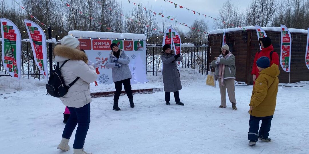 В районе Внуково в рамках фестиваля «Зима в Москве» прошла праздничная программа «Зимний микс