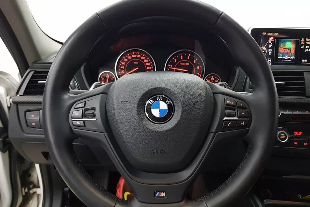    Рули у BMW сходят с ума Фото: @ Фото: Соцсети