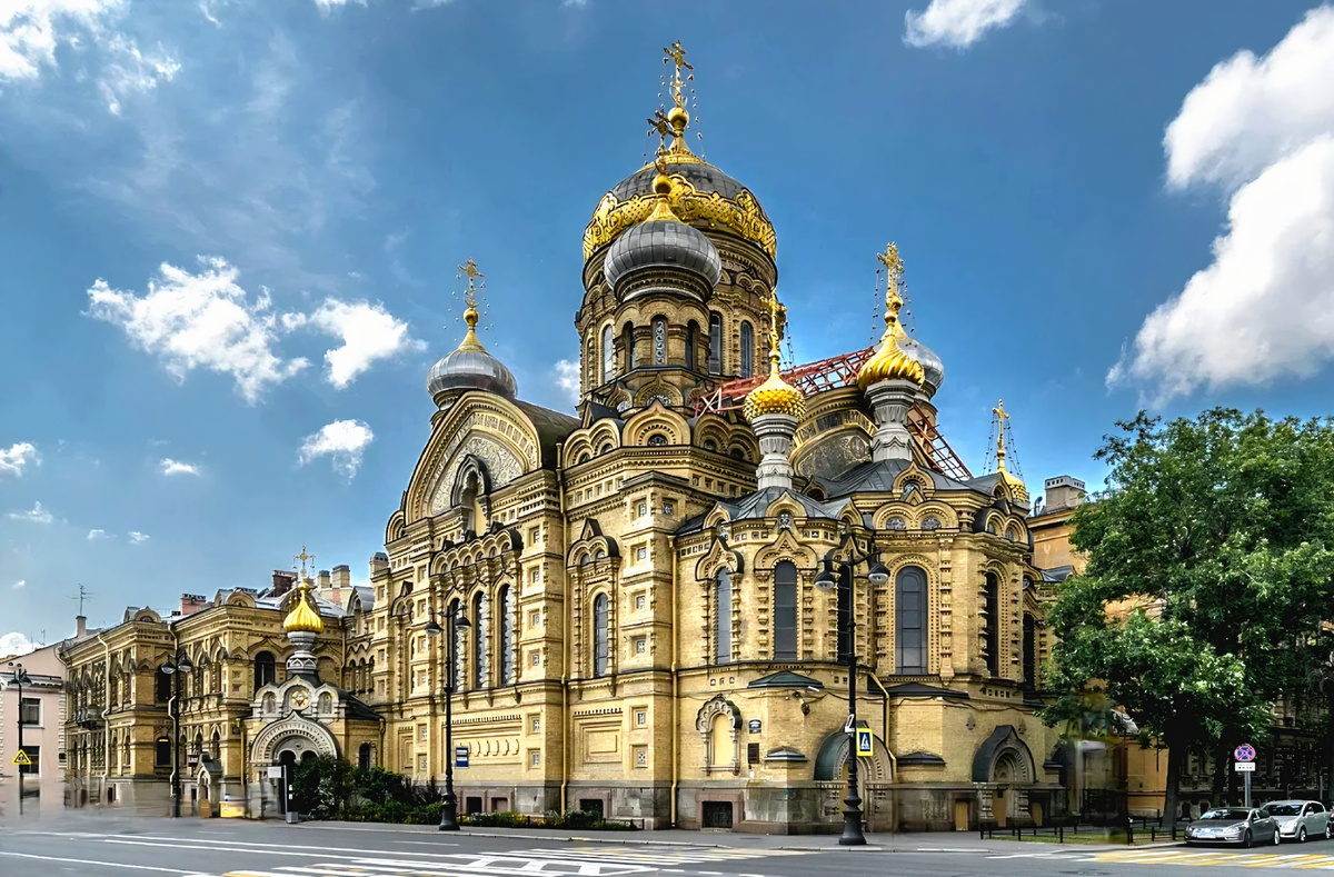 Храм Успения Пресвятой Богородицы. Набережная Лейтенанта Шмидта 27/2. Фото из открытых источников.