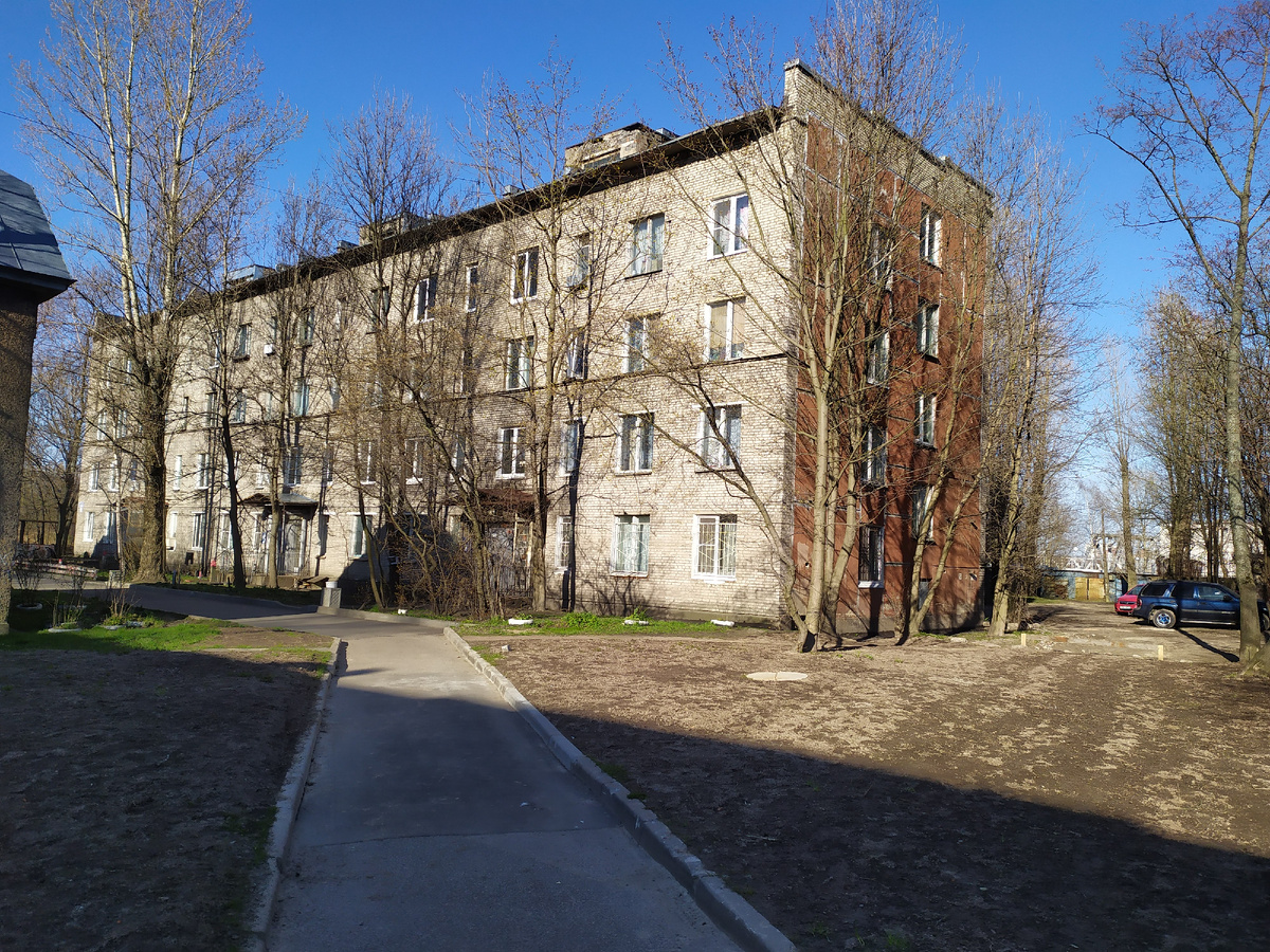 Жилой дом поселка завода "Баррикада"