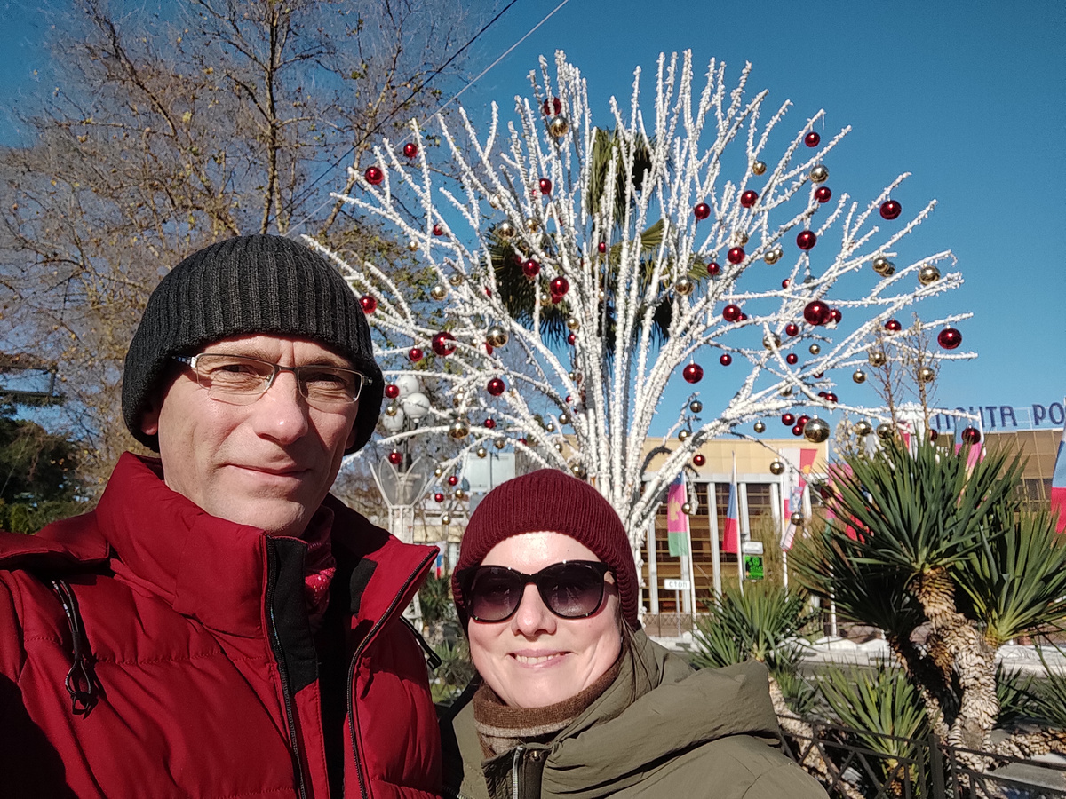 Хоть и в шапках, но совсем другой настрой, когда солнце светит ярко. Фото: Кирилл Полиенко / Polienko: путешествуем вдвоём