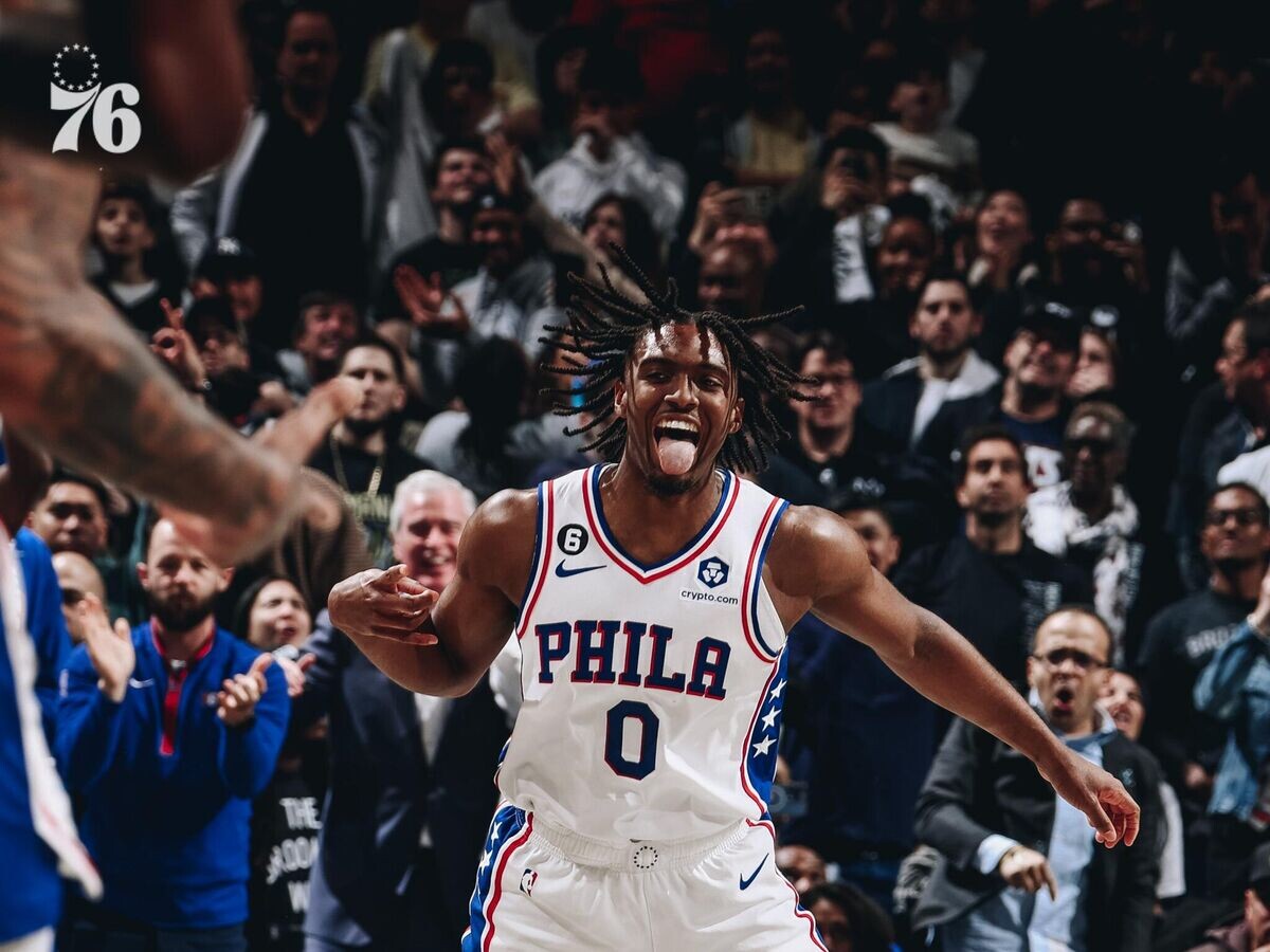    Баскетболист "Филадельфии Севенти Сиксерс" Тайриз Макси в матче НБА | © пресс-служба клуба "Филадельфия Севенти Сиксерс"