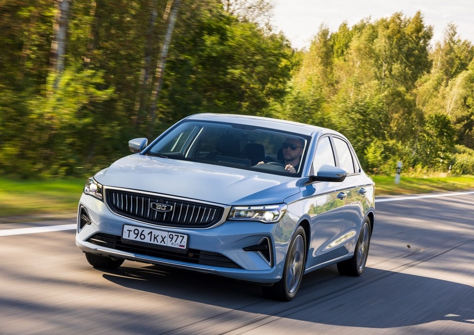    Внешний вид Belgee S50 не отличается от базовой модели – Geely Emgrand. Разве что шильдик с логотипом марки изменился. Фото: Belgee.