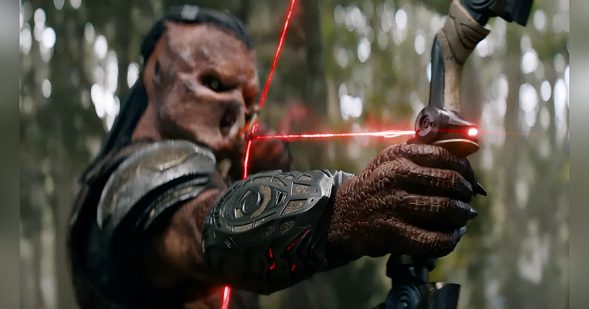 Кадр из фильма:  «Дек — первый Хищник, чей путь начинается с сомнений, а не с агрессии».