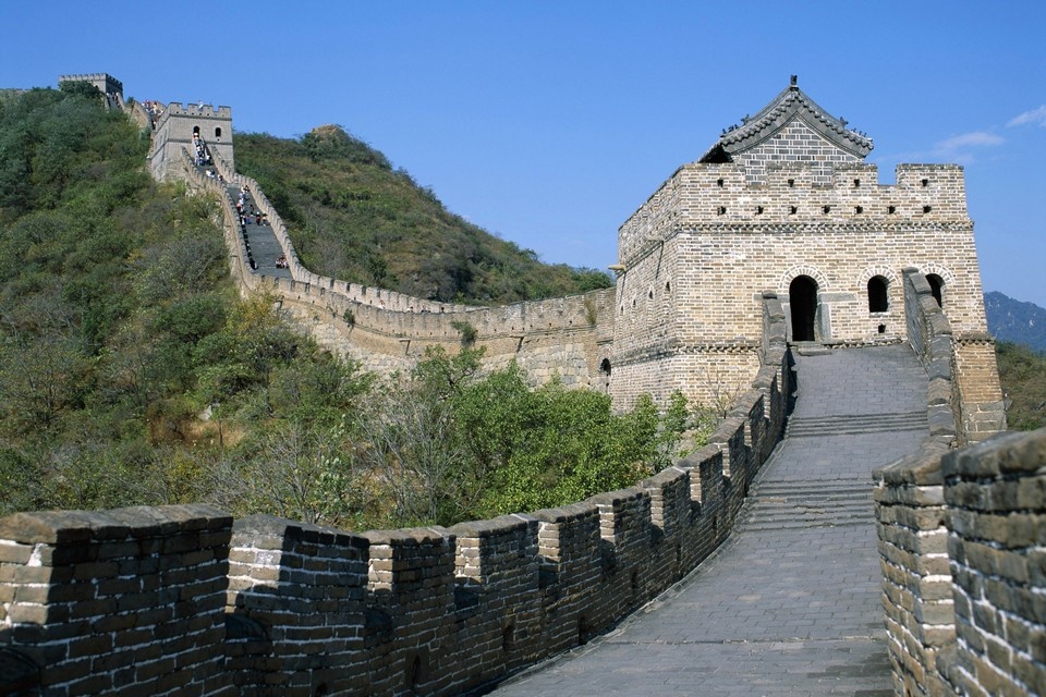    Атлантида у берегов Франции, новая Китайская стена и «золотой» лабиринт: Гигантские сооружения древних цивилизаций, открытые археологами в 2025 году GLOBAL LOOK PRESS