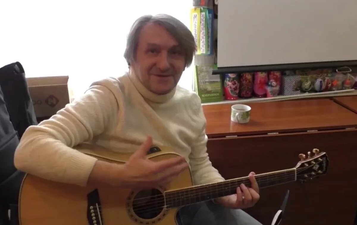    Новый год это праздник, напоминающий о детстве. Именно потому Андрей Куряев и утверждает, что для полноты ощущений нужно проводить его вместе с детьми